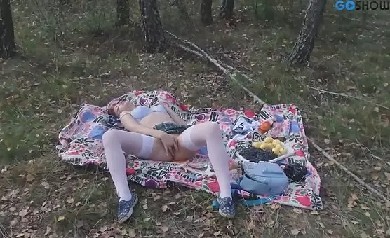 Lonely Girl Pleasures Outdoor